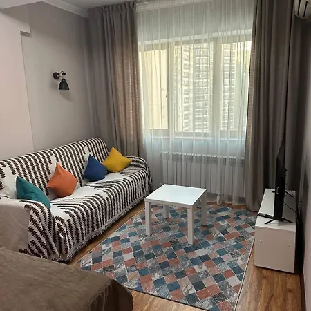 5:Минут До Метро Apartment Almaty Exterior photo