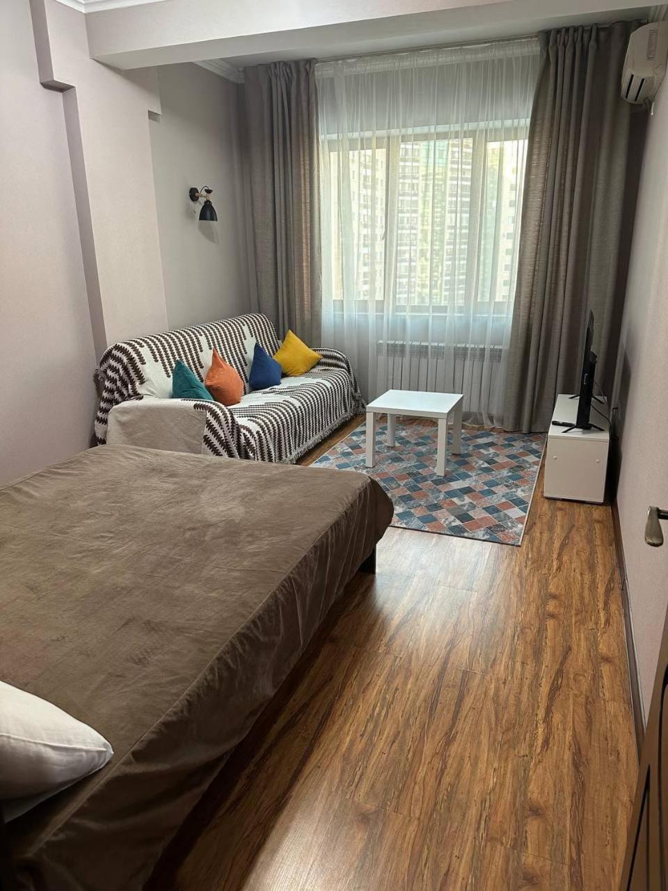 Apartment 5:минут до метро Almaty